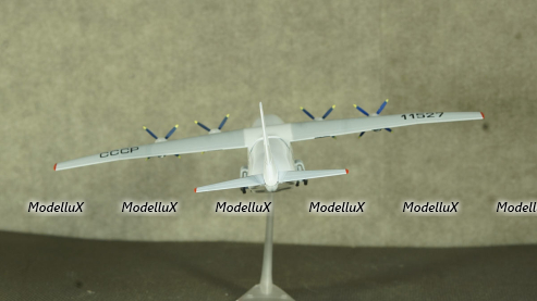 Ан-12 Antonov AN-12 Аэрофлот модель самолета, 554329, Herpa 1:200 