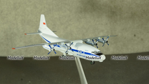 Ан-12 Antonov AN-12 Аэрофлот модель самолета, 554329, Herpa 1:200 