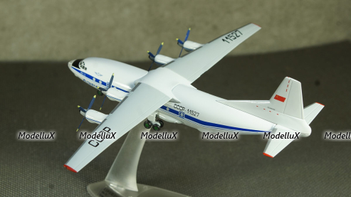Ан-12 Antonov AN-12 Аэрофлот модель самолета, 554329, Herpa 1:200 