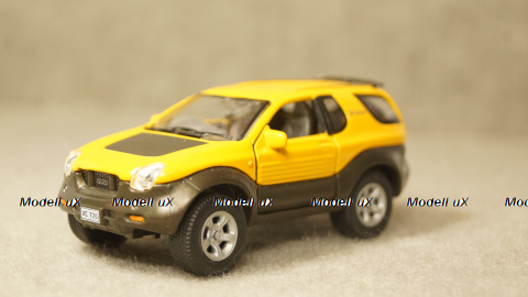 Набор: BMW X5 E53 light green + Isuzu VehiCross yellow, Cararama 1:43