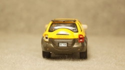 Набор: BMW X5 E53 light green + Isuzu VehiCross yellow, Cararama 1:43