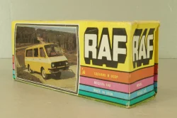 Peugeot 504 1969 metallic green, IXO, CLC319N 1:43