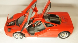 McLaren F1 Road Car 1993 red, 530133422, Minichamps 1:18