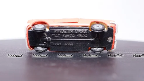 BMW M4 F82 Coupe, Paragon 1:18