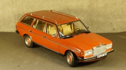 Mercedes 200TE S123 W123 T-Modell red, 183732, Norev 1:18