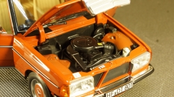 Mercedes 200TE S123 W123 T-Modell red, 183732, Norev 1:18