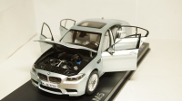 BMW M5 F10 2011, Paragon 1:18