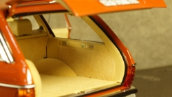 Mercedes 200TE S123 W123 T-Modell red, 183732, Norev 1:18