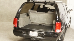 Cadilac Escalade 1:18