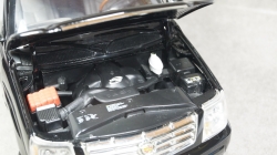Cadilac Escalade 1:18