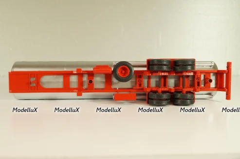 Semi-trailer tanker "Houghton" silver/red, Altaya 1:43
