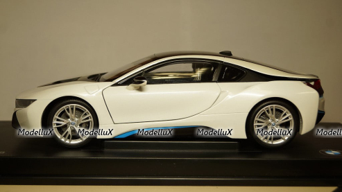 BMW I8, Paragon 1:18