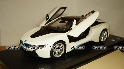 BMW I8, Paragon 1:18