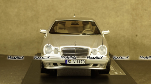 Mercedes E320 W210 2001 Brilliant Sliver, SunStar 1:18