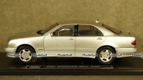 Mercedes E320 W210 2001 Brilliant Sliver, SunStar 1:18