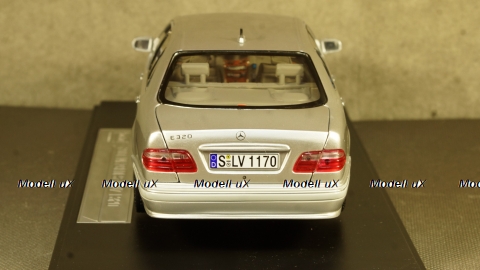 Mercedes E320 W210 2001 Brilliant Sliver, SunStar 1:18