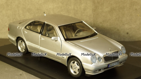 Mercedes E320 W210 2001 Brilliant Sliver, SunStar 1:18