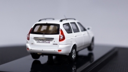 ВАЗ 2171 Priora Универсал 2014 г. белый, 221711, DiP Models 1:43