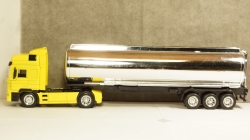Man F200 yellow/chrome, New Ray 1:43