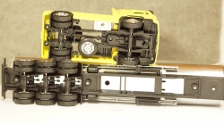 Man F200 yellow/chrome, New Ray 1:43