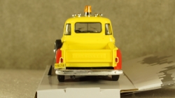 Chevrolet C3100 Pickup Tow Truck, Cararama 1:43