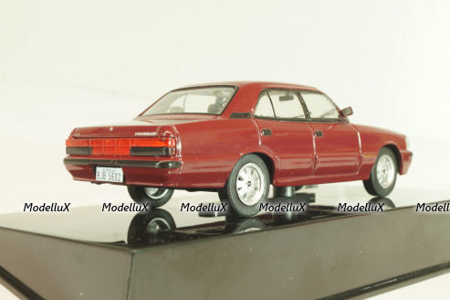 Mitsubishi Outlander 2015, Paudi 1:18