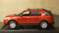 Ford Explorer XLT dark red, MotorMax 1:18