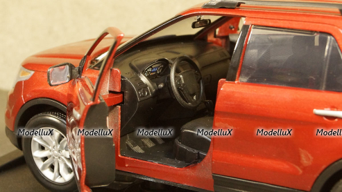 Ford Explorer XLT dark red, MotorMax 1:18