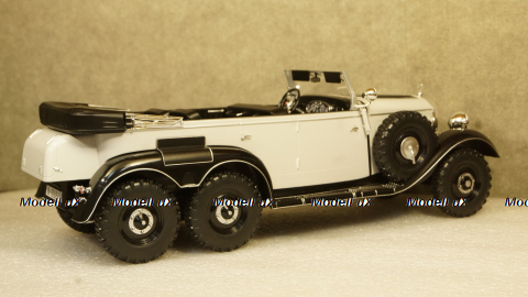 Mercedes G4 (W31) light grey/black, MCG18208, Model Car Group 1:18
