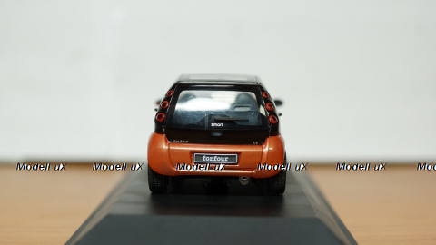 Smart Forfour 1.5 red, Schuco 1:43