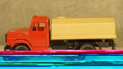Зил 4331Ц красный/желтый, з-д Вега 1:43
