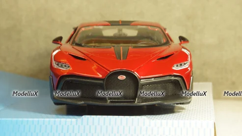 Bugatti Divo red/carbon 2019, 18-11045, Burago 1:18