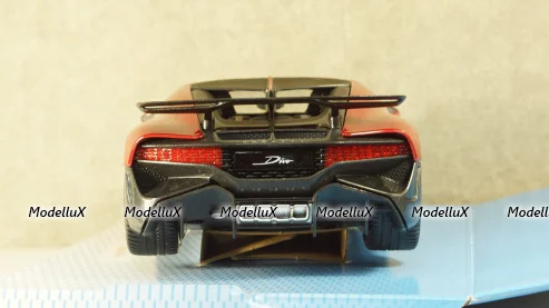 Bugatti Divo red/carbon 2019, 18-11045, Burago 1:18