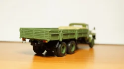 ЗИЛ 133Г1 бортовой хаки с грузом, СарЛаб 1:43