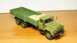 ЗИЛ 133Г1 бортовой хаки с грузом, СарЛаб 1:43