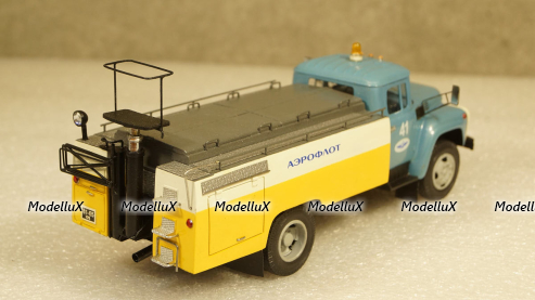 Зил 130 АС-161 автомобиль для обслуживания туалетов самолётов, Pegas Models 1:43