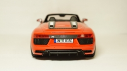 Audi R8 Spyder V10, IScale 1:18
