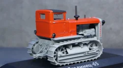 Сталинец 65 с кабиной от Газ-АА, Model43 1:43