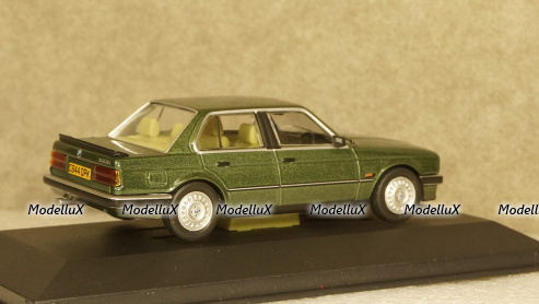 BMW 323i (E30), metallic-green, Vanguards 1:43