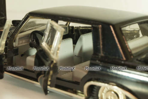 Mercedes 200/8 (W115) 1968, B66040665, Norev 1:18