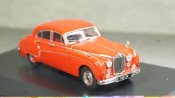 Jaguar MK VIII red, Oxford 1:43