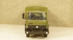 УРАЛ 532301 хаки, Промтрактор 1:43 