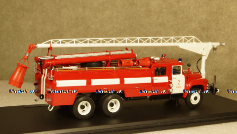 Зил 133Г1 АЦ-40 с телескопическим подъемником, Казань 1980 г., TruckTyr 1:43