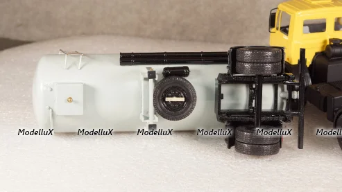 МАЗ 5337 1978г. с п/прицепом цементовоз ТЦ-15 , Viko models 1:43
