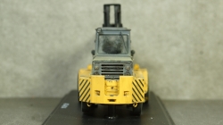 Львовский автопогрузчик АП-4014 (жёлто-серый) со следами эксплуатации, 0043MP, Model Pro 1:43