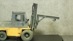 Львовский автопогрузчик АП-4014 (жёлто-серый) со следами эксплуатации, 0043MP, Model Pro 1:43