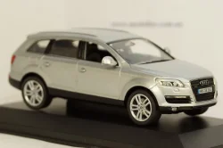Audi Q7 silver