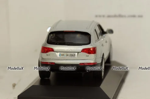 Audi Q7 silver