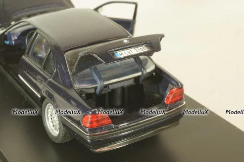 Диорама с тремя машинами, Modellux 1:43