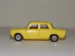 Fiat 1500 желтый